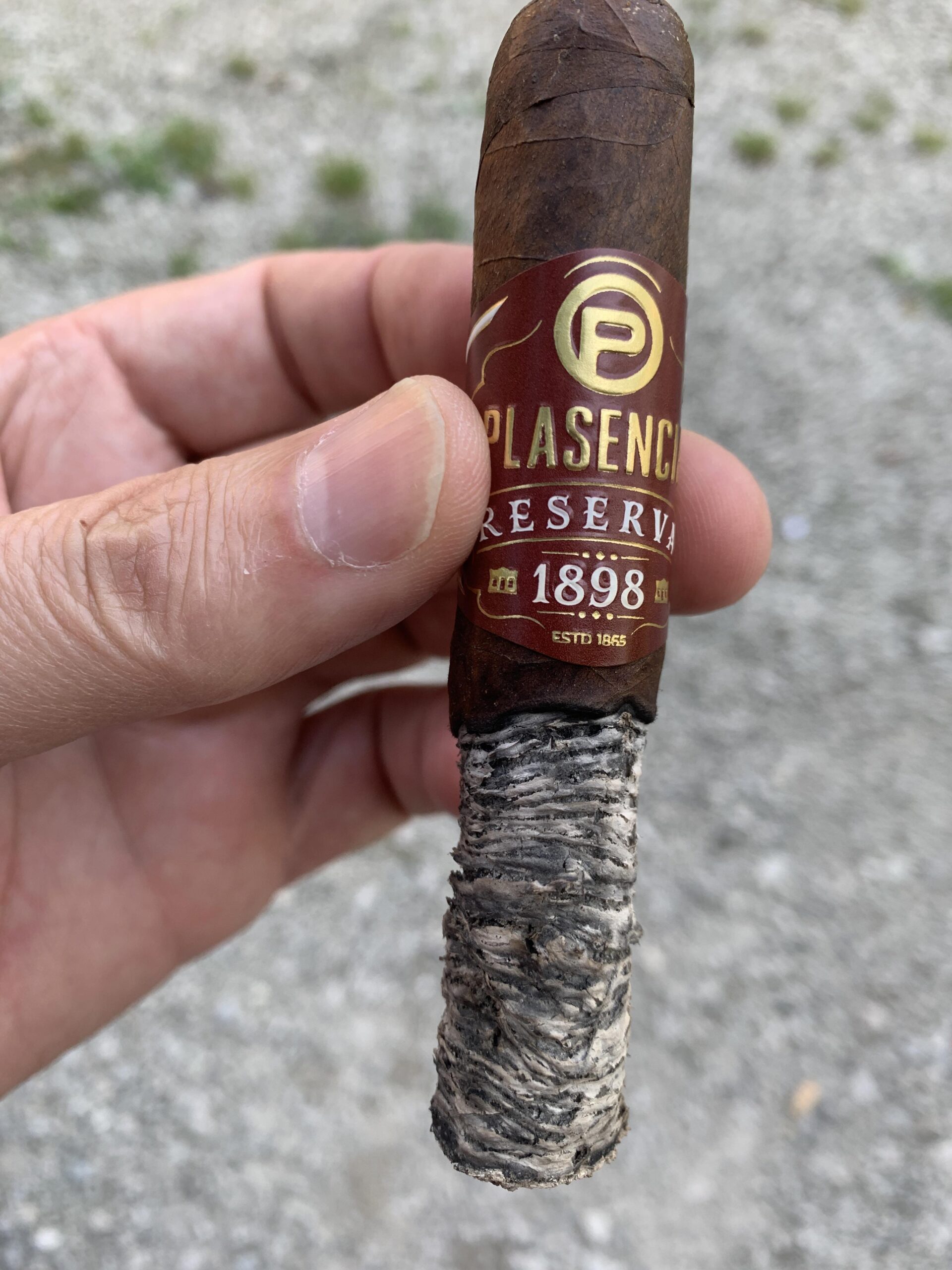 découvrez notre avis détaillé sur le cigare flor de oliva : caractéristiques, saveurs, rapport qualité-prix et conseils pour bien choisir selon vos préférences.