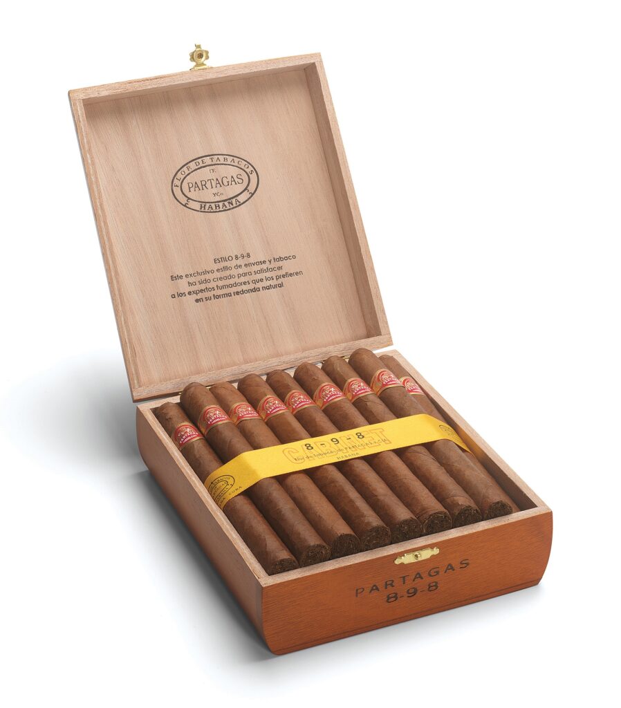 découvrez le cigare partagas 8-9-8, un chef-d'œuvre cubain alliant saveurs riches et arômes intenses, parfait pour les amateurs de sensations authentiques.