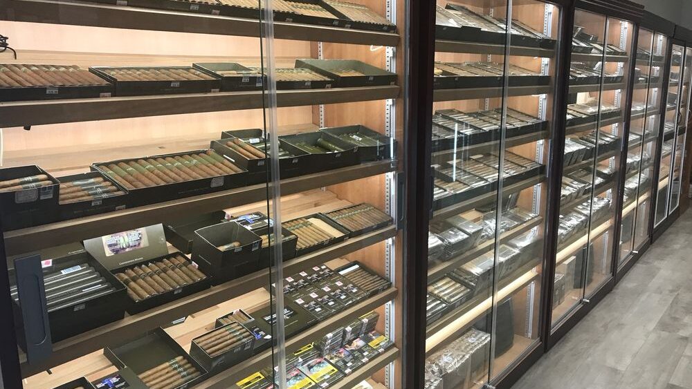 achetez des cigares de qualité à laval. découvrez notre sélection exclusive de cigares authentiques, parfaits pour les amateurs et connaisseurs.