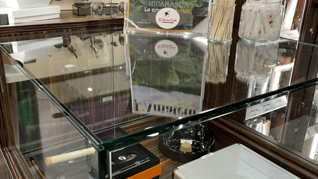 découvrez notre sélection exclusive de cigares à antony (92160). profitez de conseils experts et d'une large gamme pour les amateurs de cigares. livraison rapide et service de qualité.