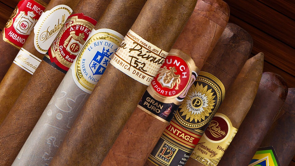 découvrez notre sélection exclusive de cigares premium, alliant qualité supérieure et saveurs exceptionnelles pour les amateurs exigeants.