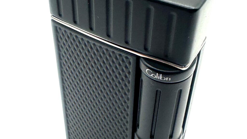 découvrez les briquets colibri, alliant élégance et performance pour un allumage précis et fiable. parfaits pour les amateurs de qualité et de design.