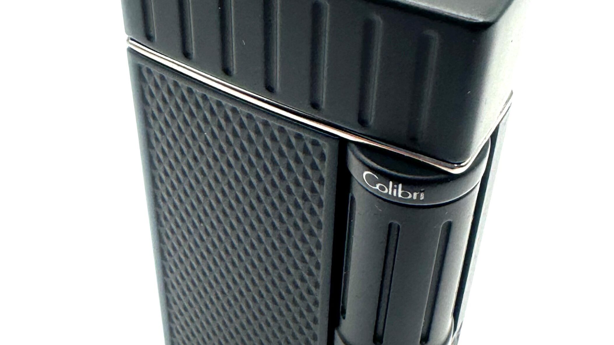 découvrez les briquets colibri, alliant élégance et performance pour un allumage précis et fiable. parfaits pour les amateurs de qualité et de design.